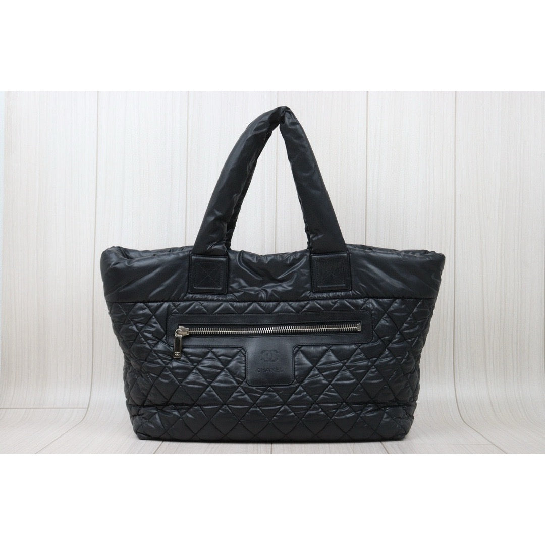 Very Good ( Rank A)｜ CHANEL Down Tote Bag  Black Made in 2010-2011Year ｜P24120205