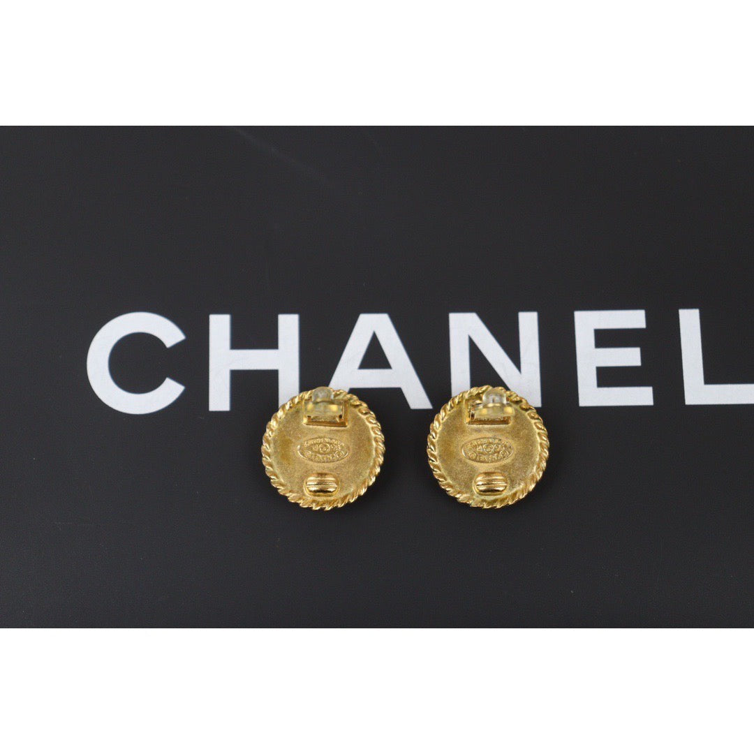 Rank AB｜CHANEL Vintage Earrings ｜24053022