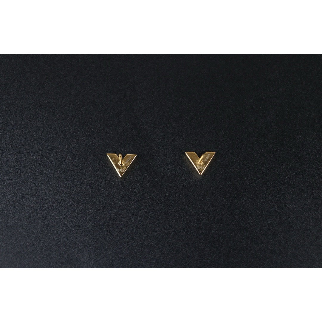 Very Good ( Rank A) ｜ LV Collier Essential V Earrings ｜24121918