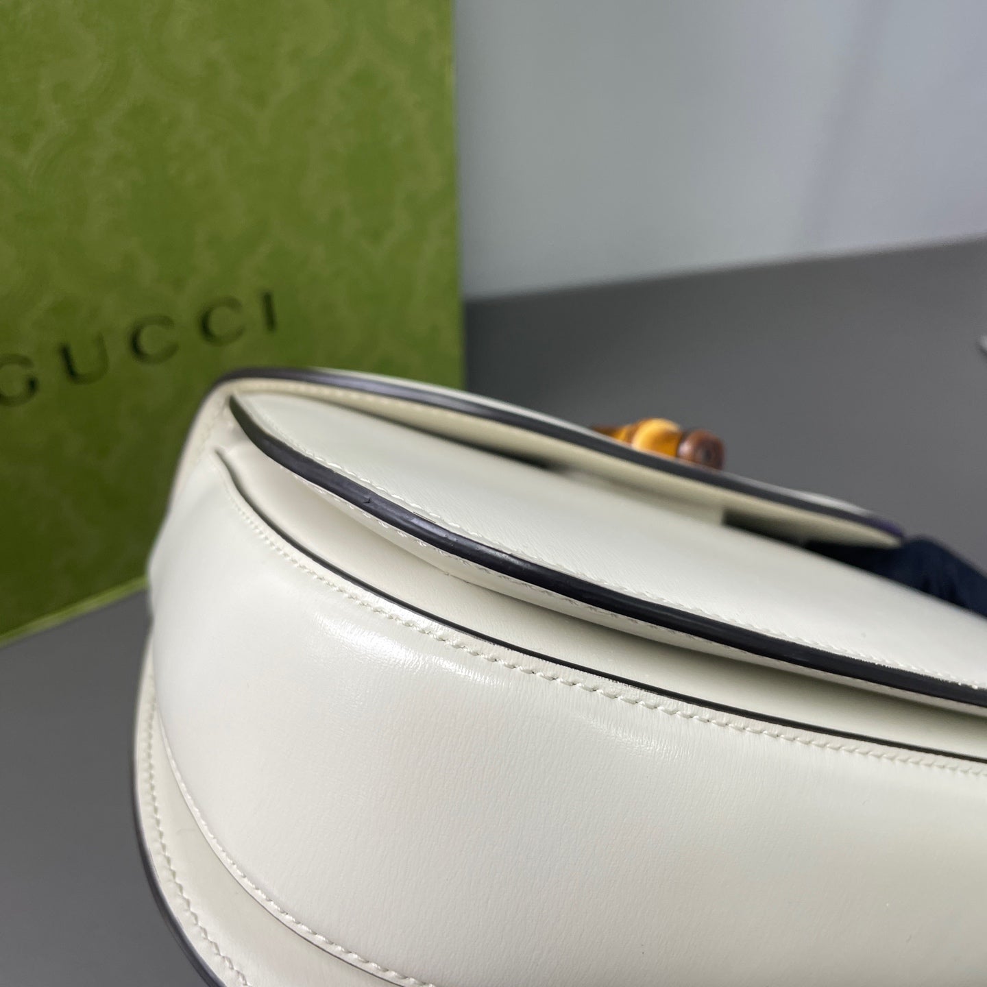 First installment 1/3｜ Very Good ( Rank A) ｜  GUCCI Bamboo Leather White Hand Bag