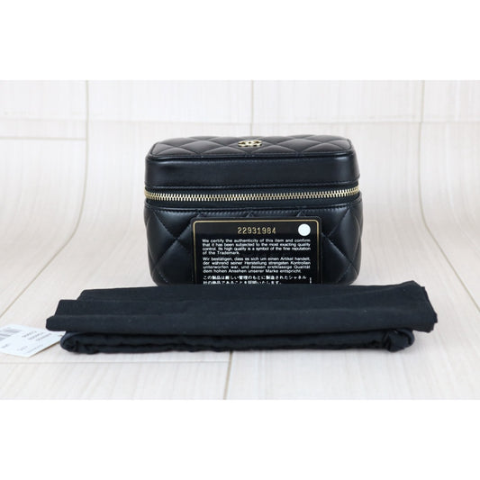 Very Good ( Rank A) ｜ CHANEL Lamb Skin Vanity  Made In 2017 Year ｜X25081814