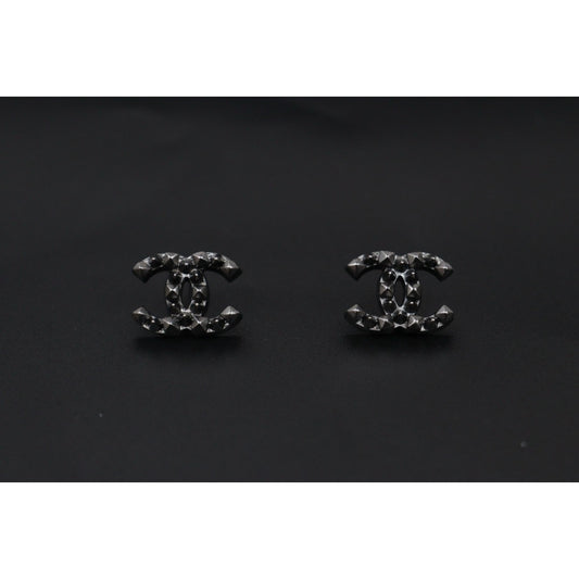 Very Good ( Rank A)｜ CHANEL Coco Mark Rivet Earrings Made in 2003Year｜V25071706