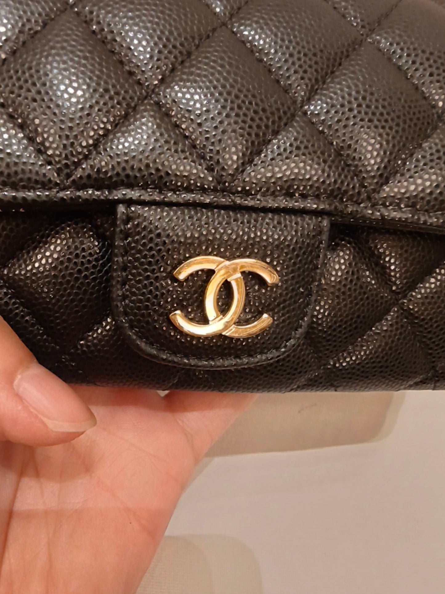 Include Entrupy Certificate of Authenticity｜Very Good ( Rank A)｜ CHANEL Caviar Skin  Calf Leather Black Shouldrr Bag