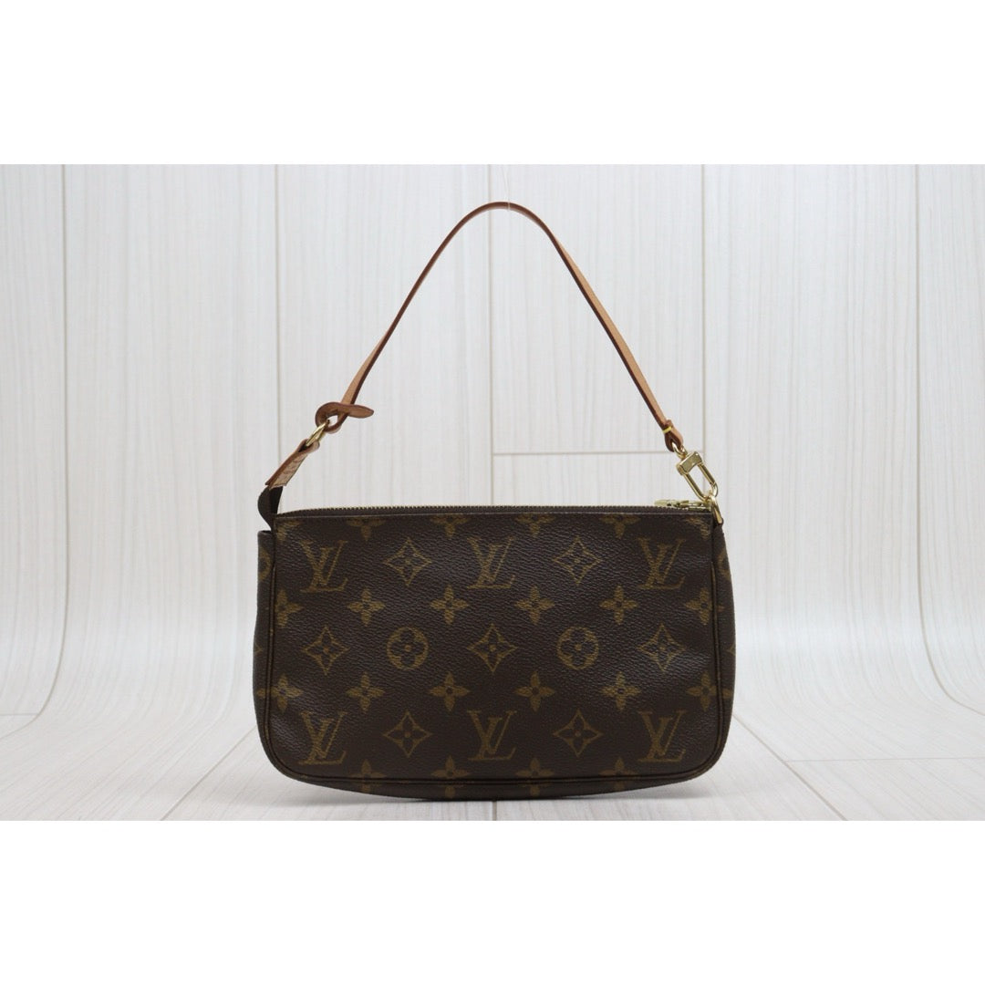 Very Good ( Rank A)｜LV Monogram Pochette Accessoires ｜26021902