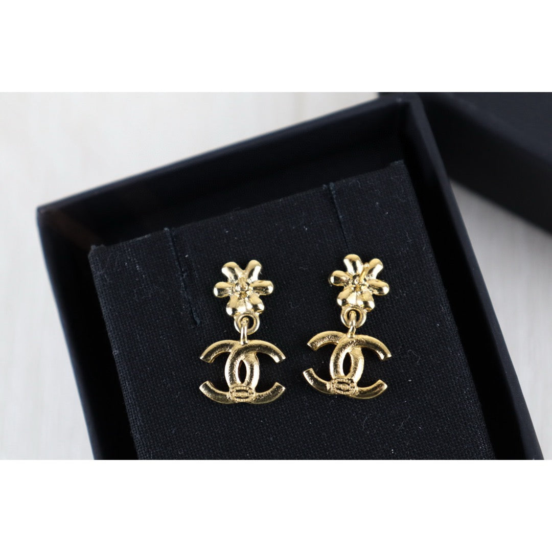 Very Good ( Rank A)｜CHANEL COCO Mark Diamond Vintage Earrings ｜H25011303