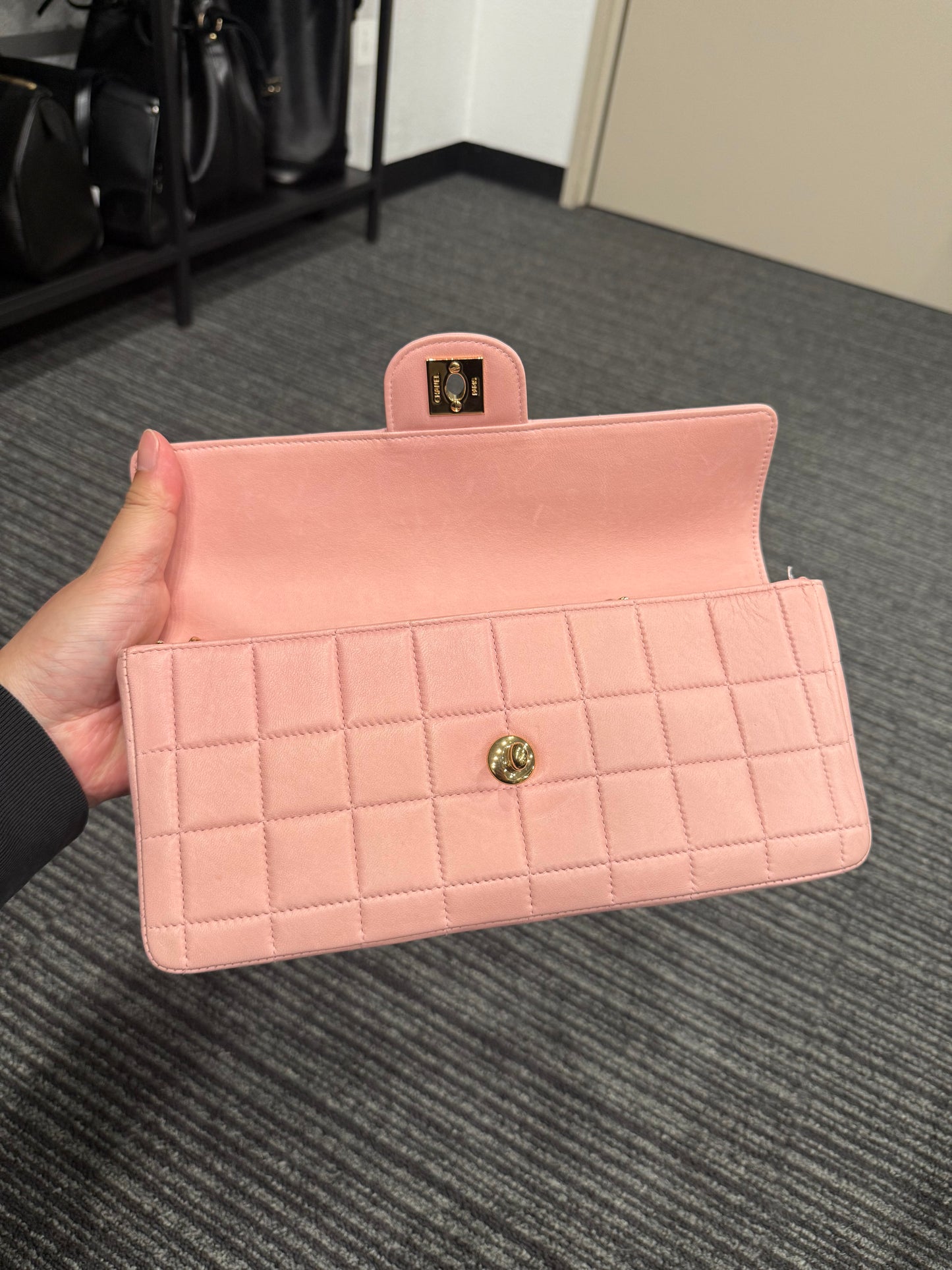 First installment 1/3｜Good ( Rank AB)｜ CHANEL  Lambskin Shoulder Bag Pink ｜25060308