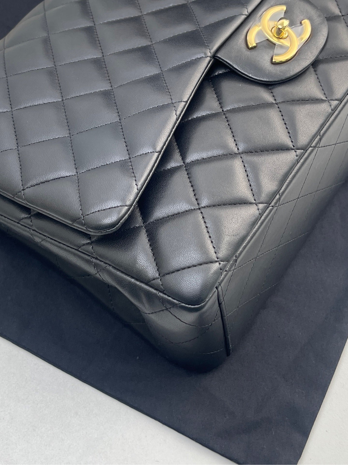 Very Good ( Rank A)｜CHANEL Matrasse Chain Lam Skin Maxi Black