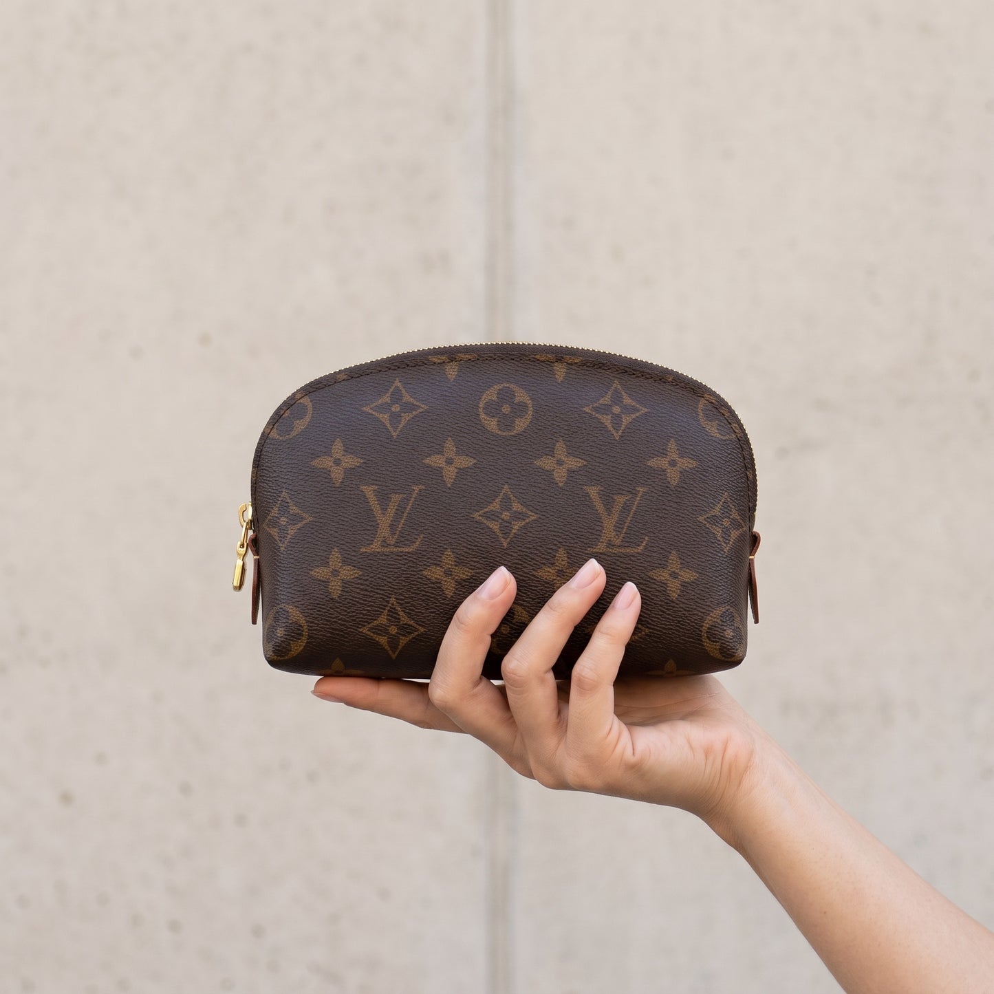 Include Entrupy Certificate of Authenticity｜Good ( Rank AB)｜Louis Vuitton Monogram Toilret Pouch ｜26072107
