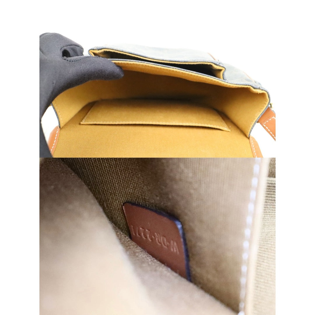 Very Good ( Rank A) ｜ CELINE Macadam Triomphe Cross Body Shoulder Bag Current Model｜S25081011