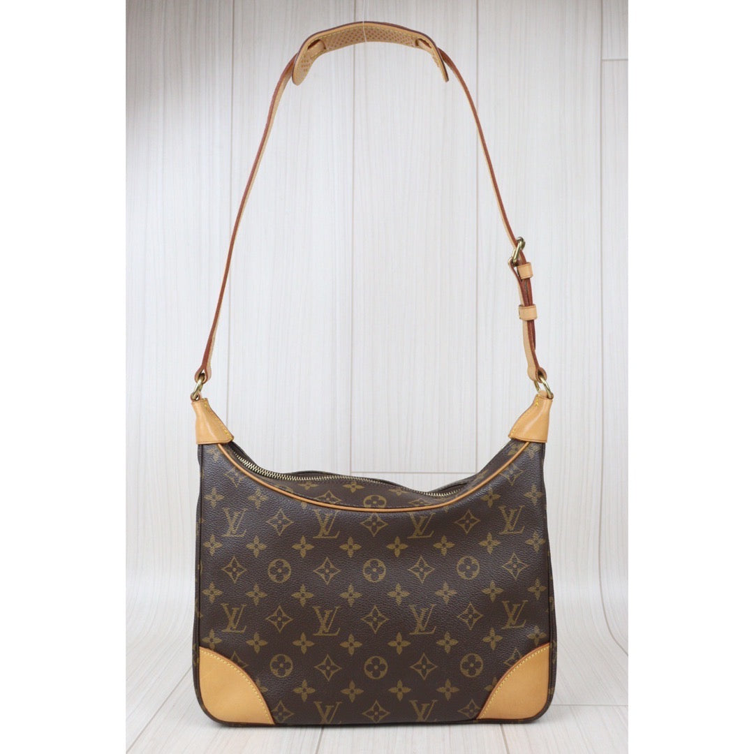 Very Good ( Rank A)｜LV Monogram Boulogne 30 Shoulder Bag ｜24070917