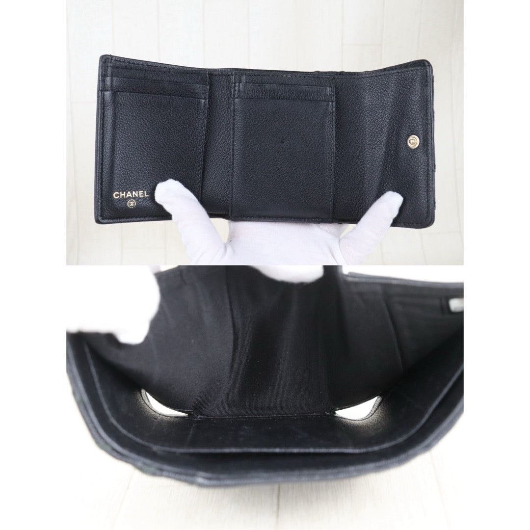 Include Entrupy Certificate of Authenticity｜Good ( Rank AB)｜Chanel Calf Skin V-Patterned Black Wallet Made In 2019Year｜S26072510