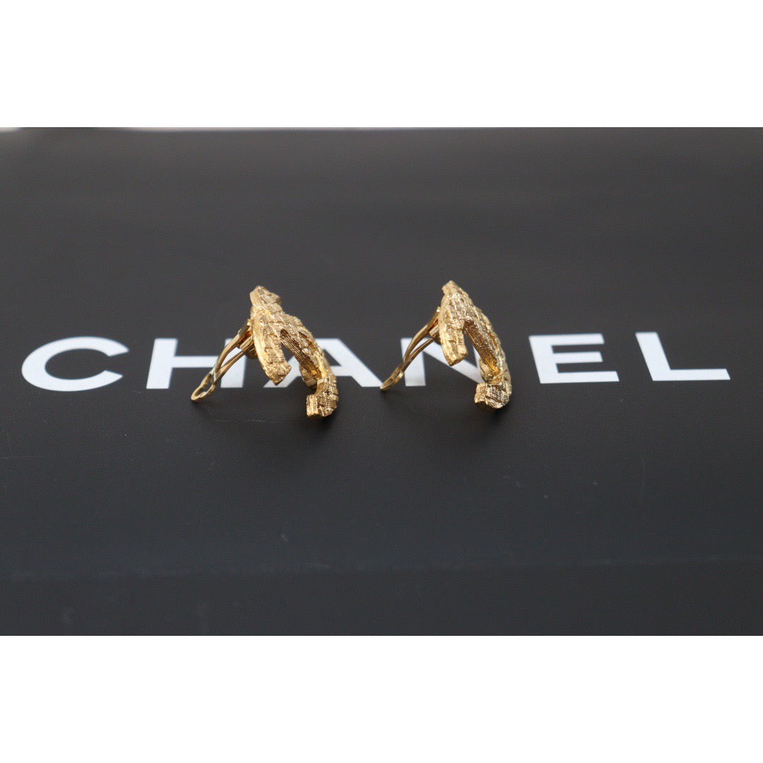 Rank A ｜CHANEL Coco Mark Knitting Design Earrings ｜Q24053025