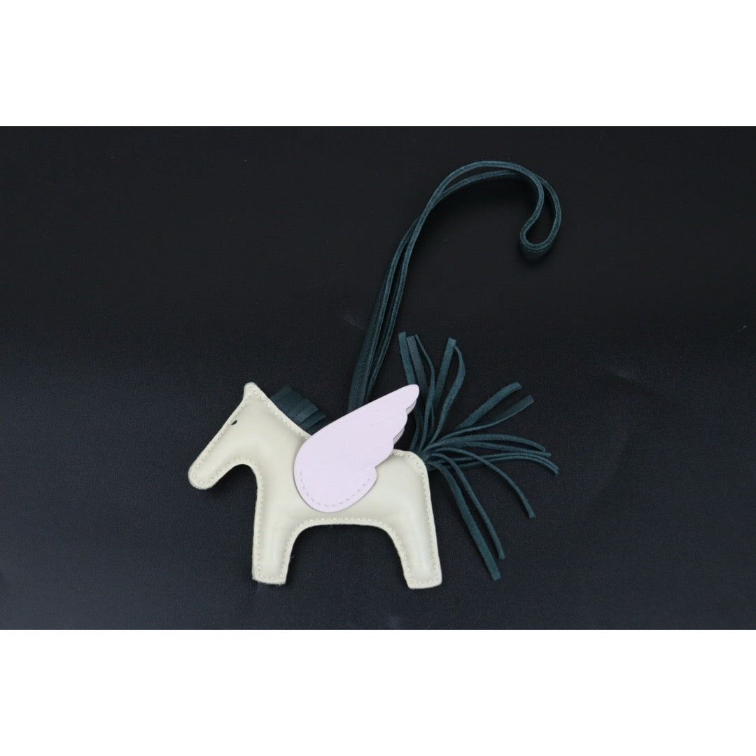 Very Good ( Rank A)｜ HERMES Rodeo PM Bag Charm White｜H25063014