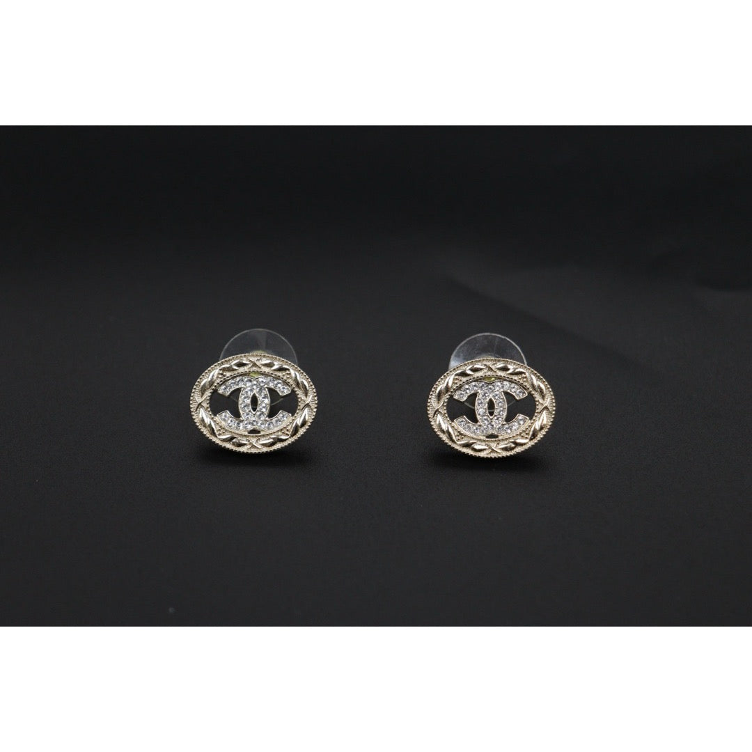 Include Authentic Detective Certificate of Authenticity｜Excellent（Rank SA）｜ CHANEL B23K Coco Mark Rhinestone Golden Relief Oval Earrings Made In 2023Year｜S26031018