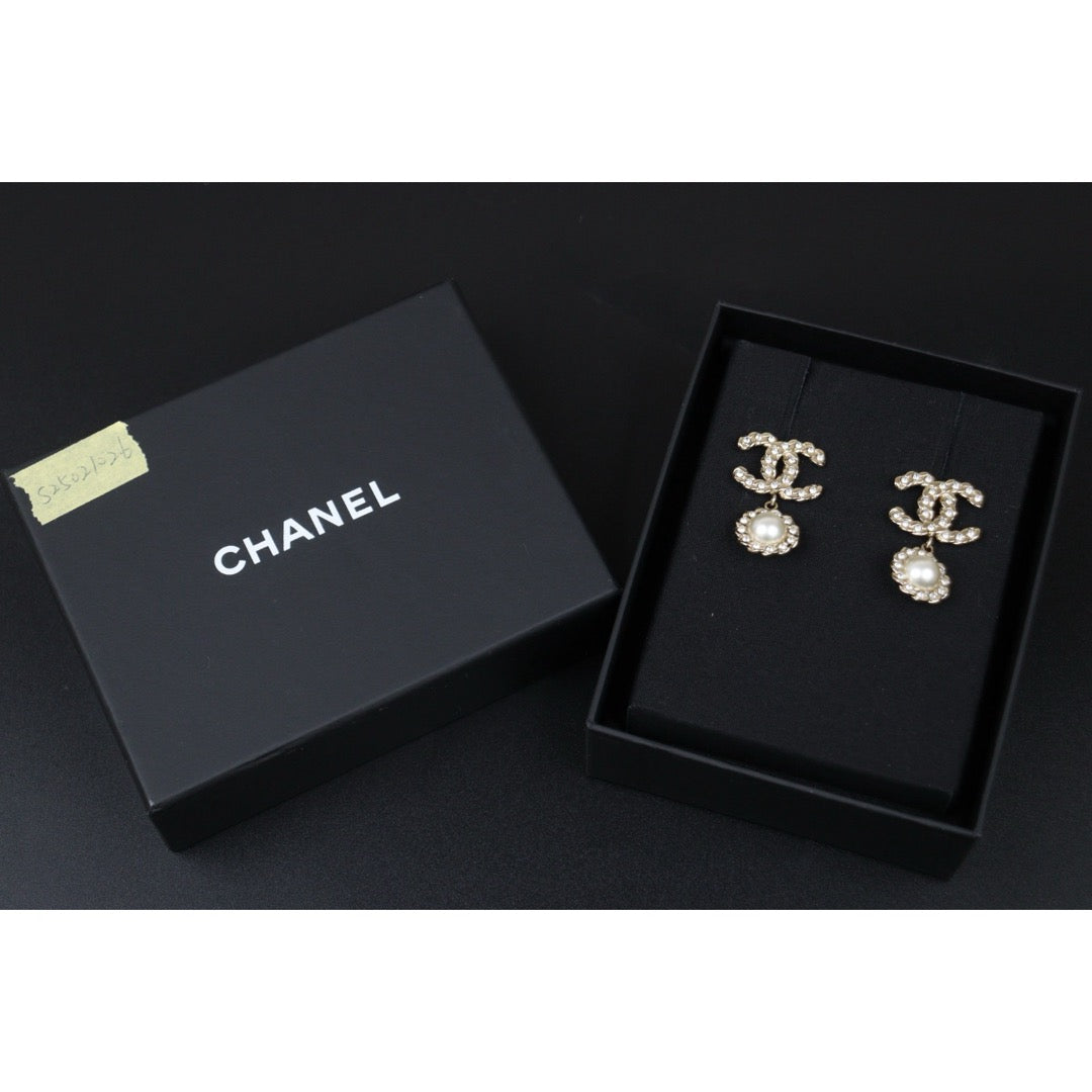 Very Good ( Rank A) ｜CHANEL COCO Mark Pearl Rhinestone Earrings ｜S25021026