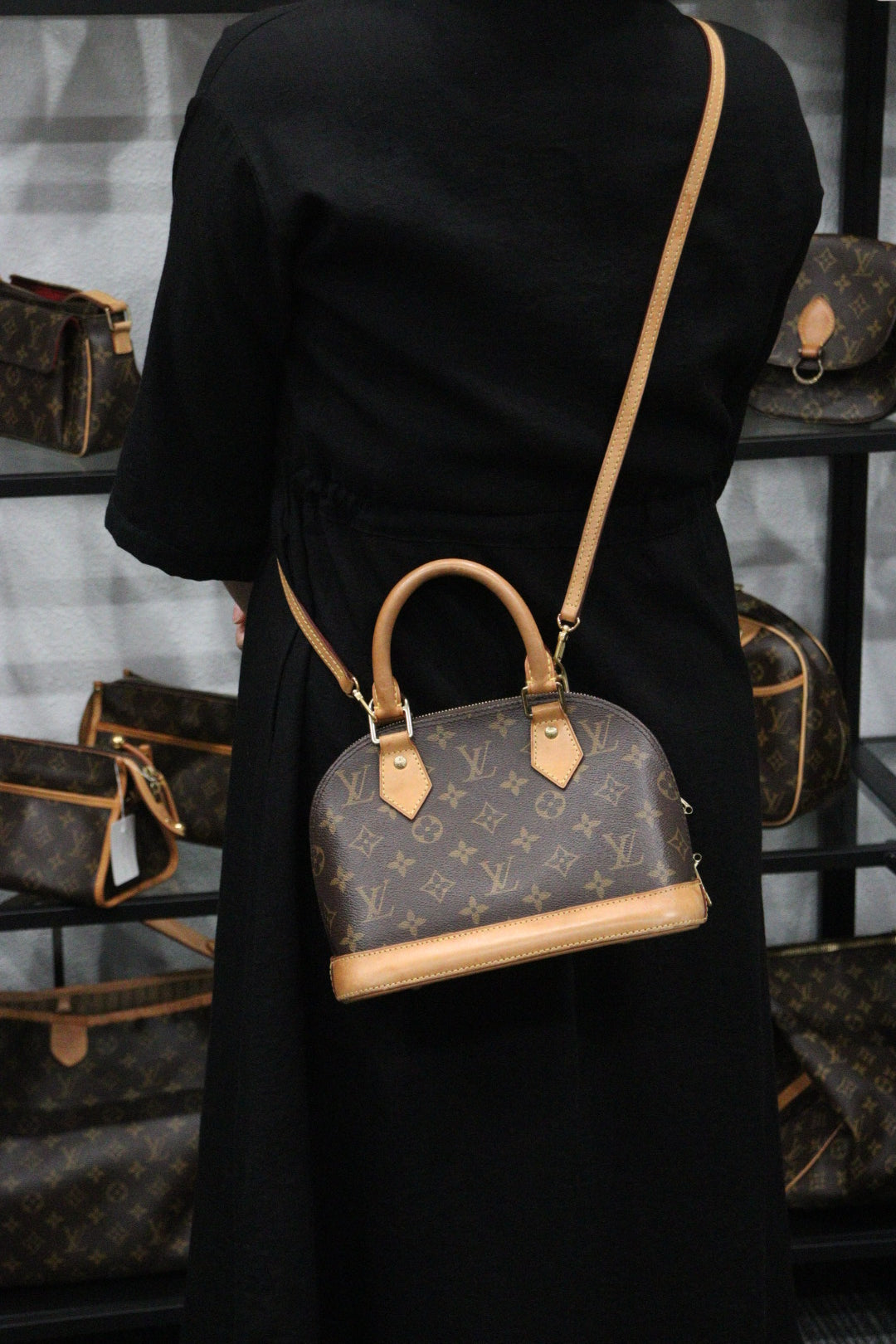 Rank AB ｜LV Monogram Alma BB HandBag Shoulder Bag｜23102813