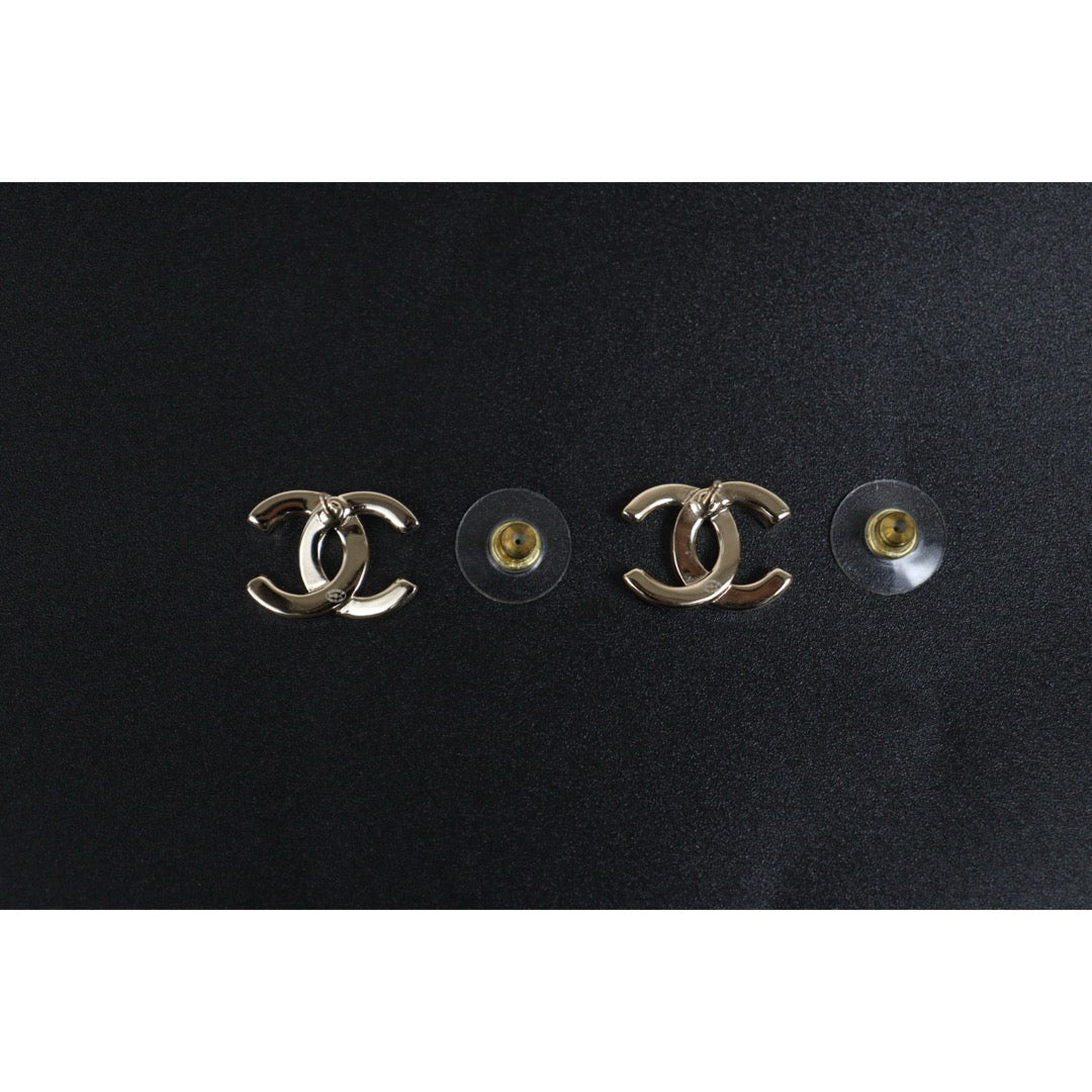 Include Authentic Detective Certificate of Authenticity｜Very Good ( Rank A) ｜CHANEL B25K COCO Mark  Rhinestone Earrings Made In 2025 Year｜26042704