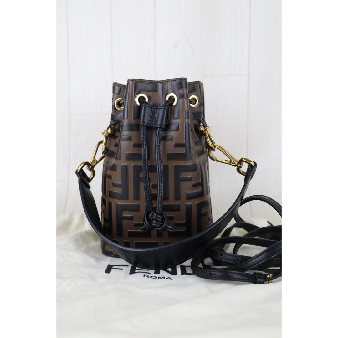 Include Entrupy Certificate of Authenticity｜Very Good ( Rank A)｜ FENDI Zucca Calf Leather Mini Mon Tresor Bucket bag Shoulder Bag Brown ｜S26081803
