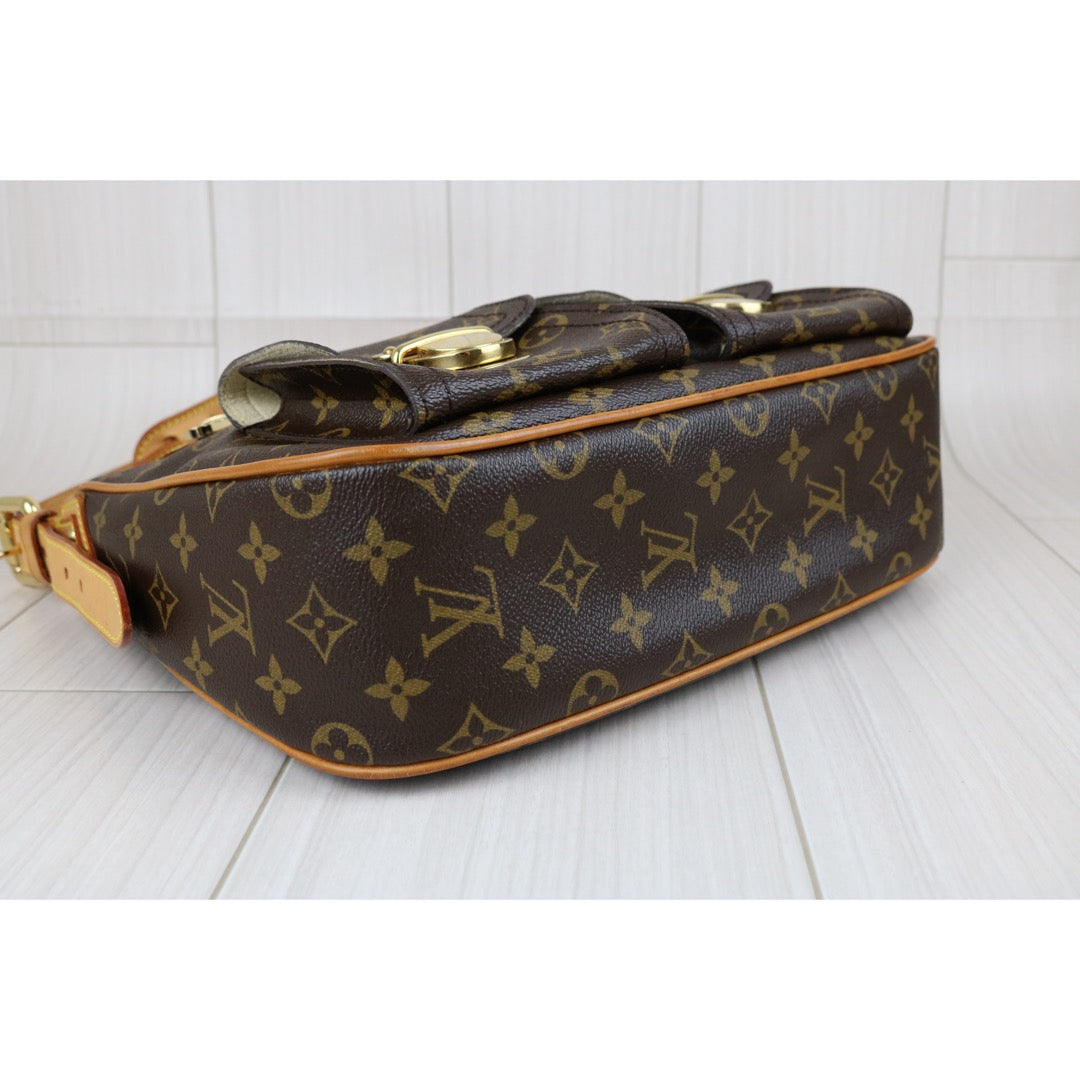 Very Good( Rank A) ｜ LV Monogram Hudson GM Shoulder Bag