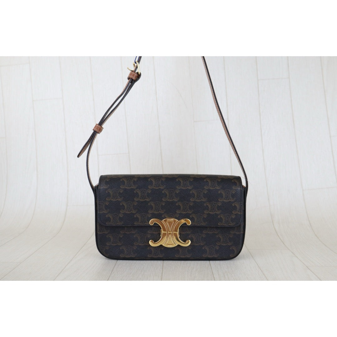 Very Good ( Rank A)｜ CELINE Macadam Triomphe Shoulder Bag  Golden Hardware｜S26012711