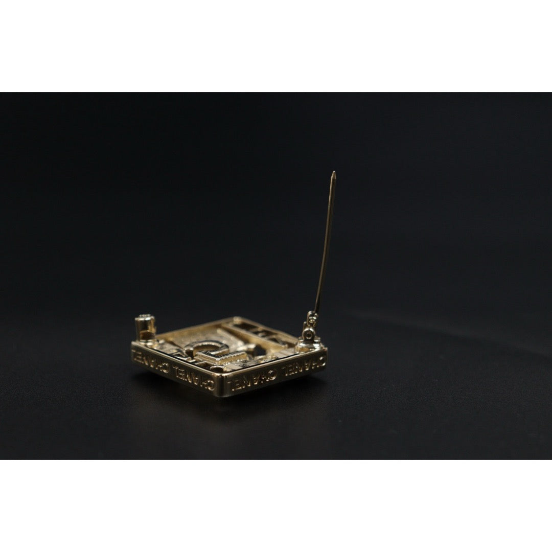 Excellent（Rank SA）｜ CHANEL A23B Coco Mark  Rhinestone Square Brooch ｜S26031024