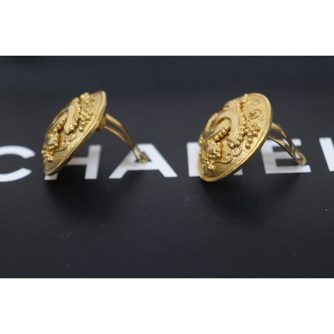 Very Good ( Rank A) ｜ CHANEL 96A Coco Mark  Golden Vine  Earrings Made In 1996Year｜26030507