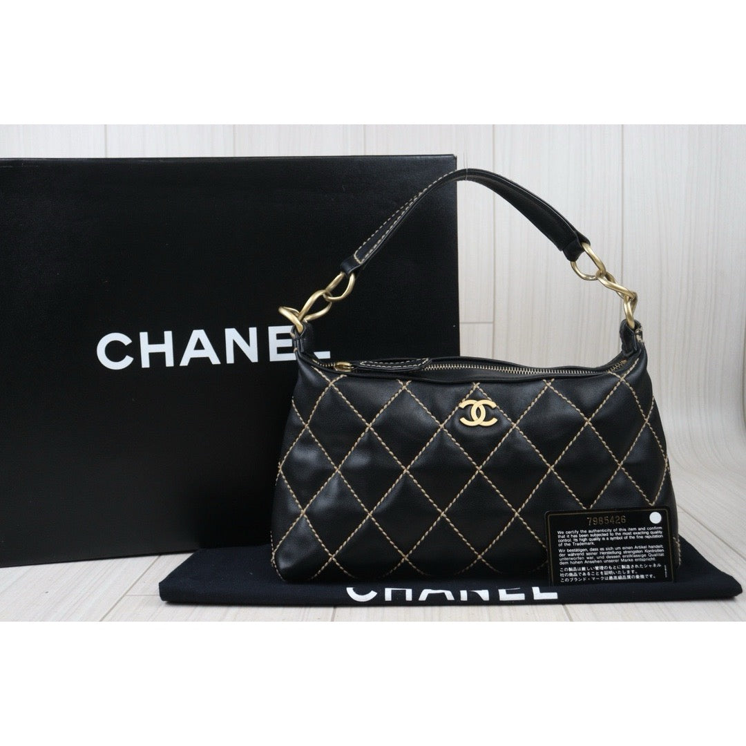 Rank AB｜ CHANEL Hobo Calf Leather Shoulder Bag  Made In 2002～2003Year｜V24071805