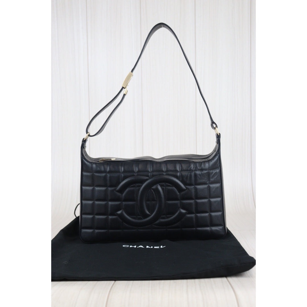 Rank A ｜ CHANEL Lambskin Shoulder Bag Black Made In 2003～2004 Year ｜23091808