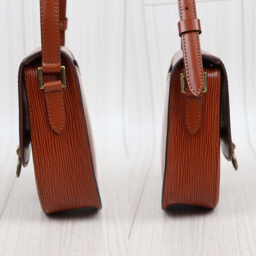 Rank AB ｜ LV Epi Saint Cloud PM Shoulder Bag ｜V23110926