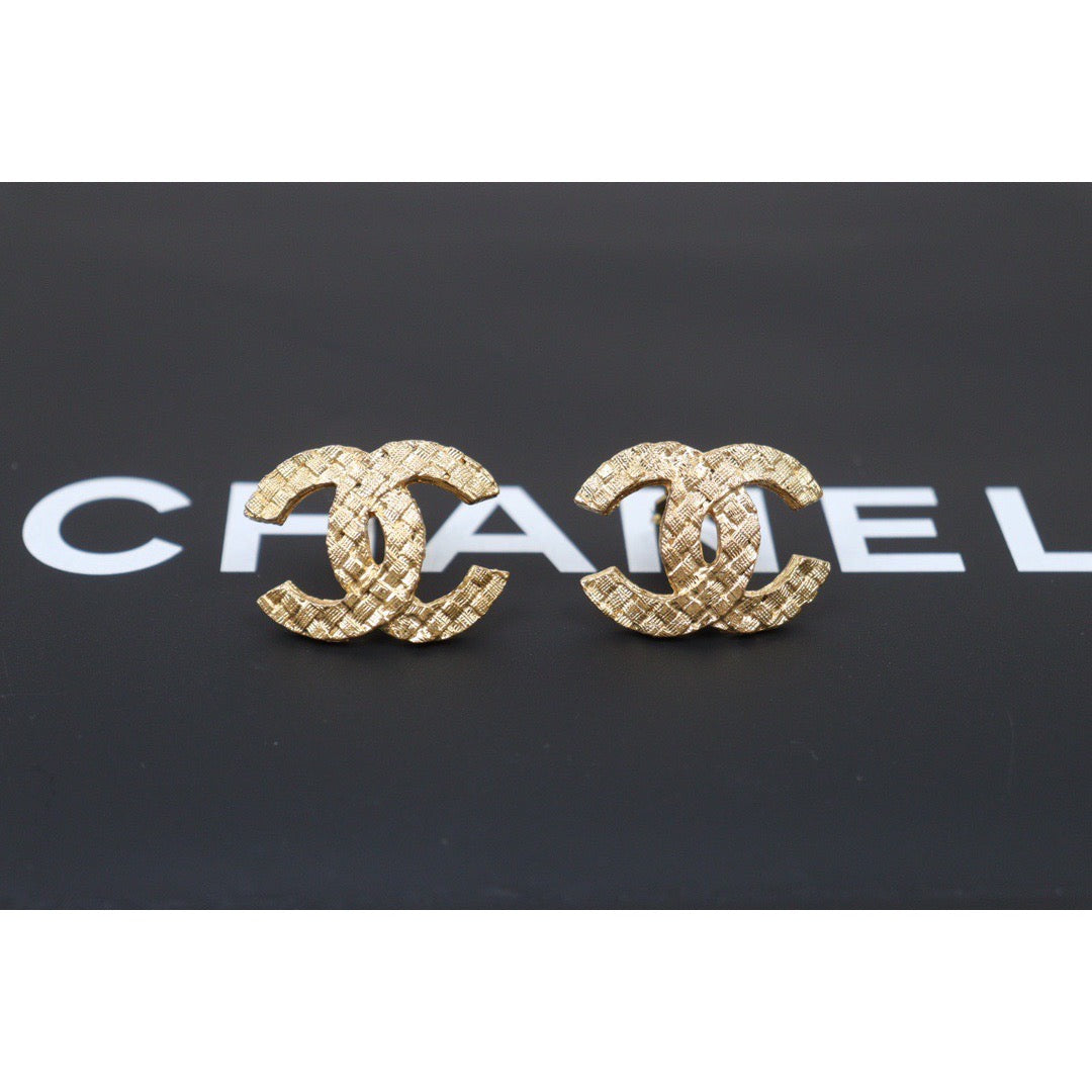 Very Good ( Rank A)｜CHANEL Coco Mark Knitting Design Earrings ｜24042514