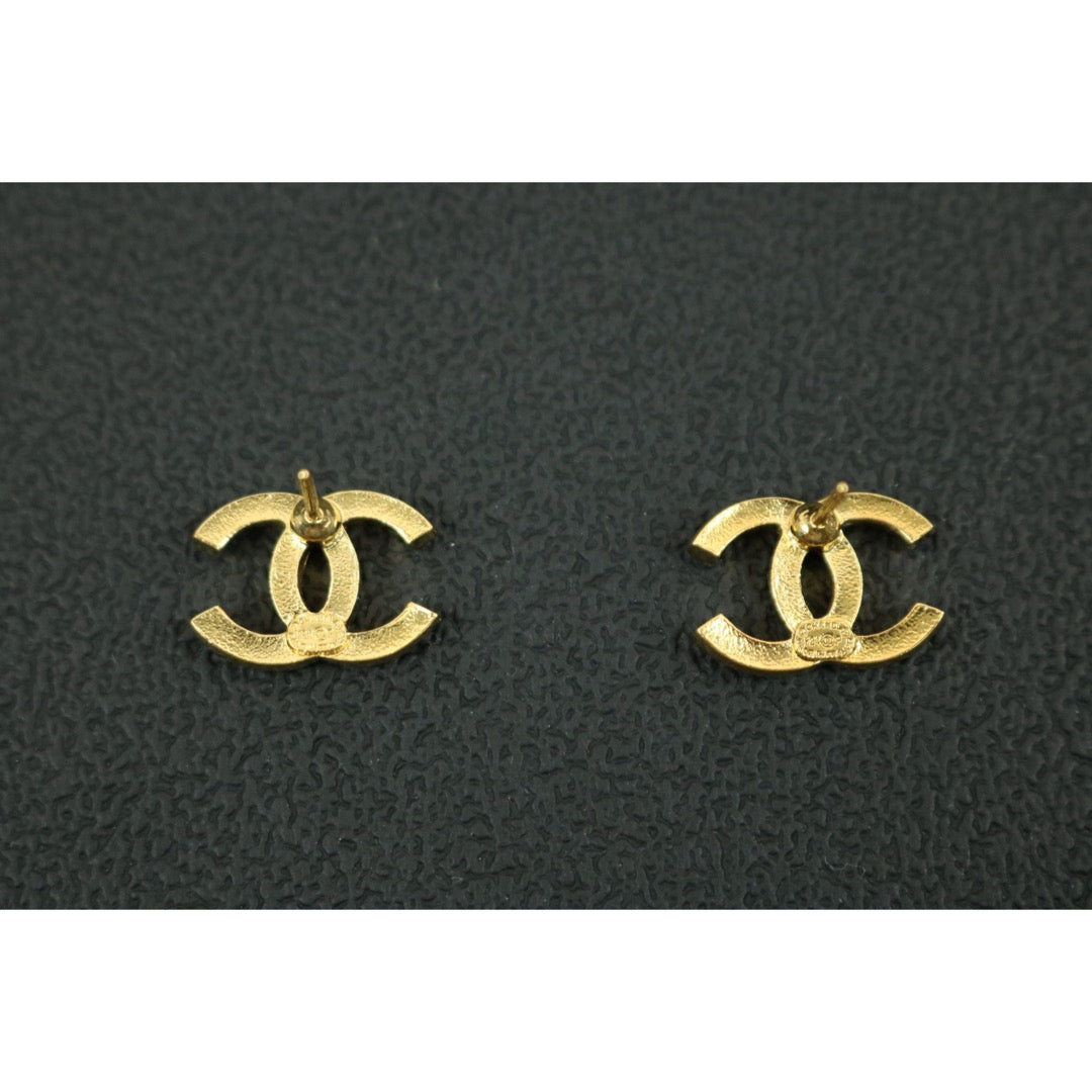 Include Authentic Detective Certificate of Authenticity｜Very Good ( Rank A) ｜CHANEL F24P COCO Mark Argyle Earrings Made In 2024 Year｜S26062506