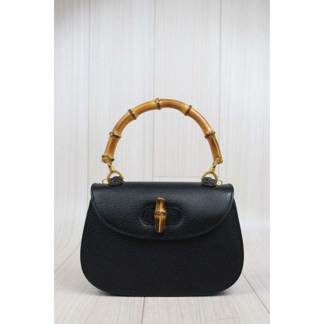Very Good ( Rank A) ｜  GUCCI Bamboo Calf Leather Black Hand Bag ｜25093001