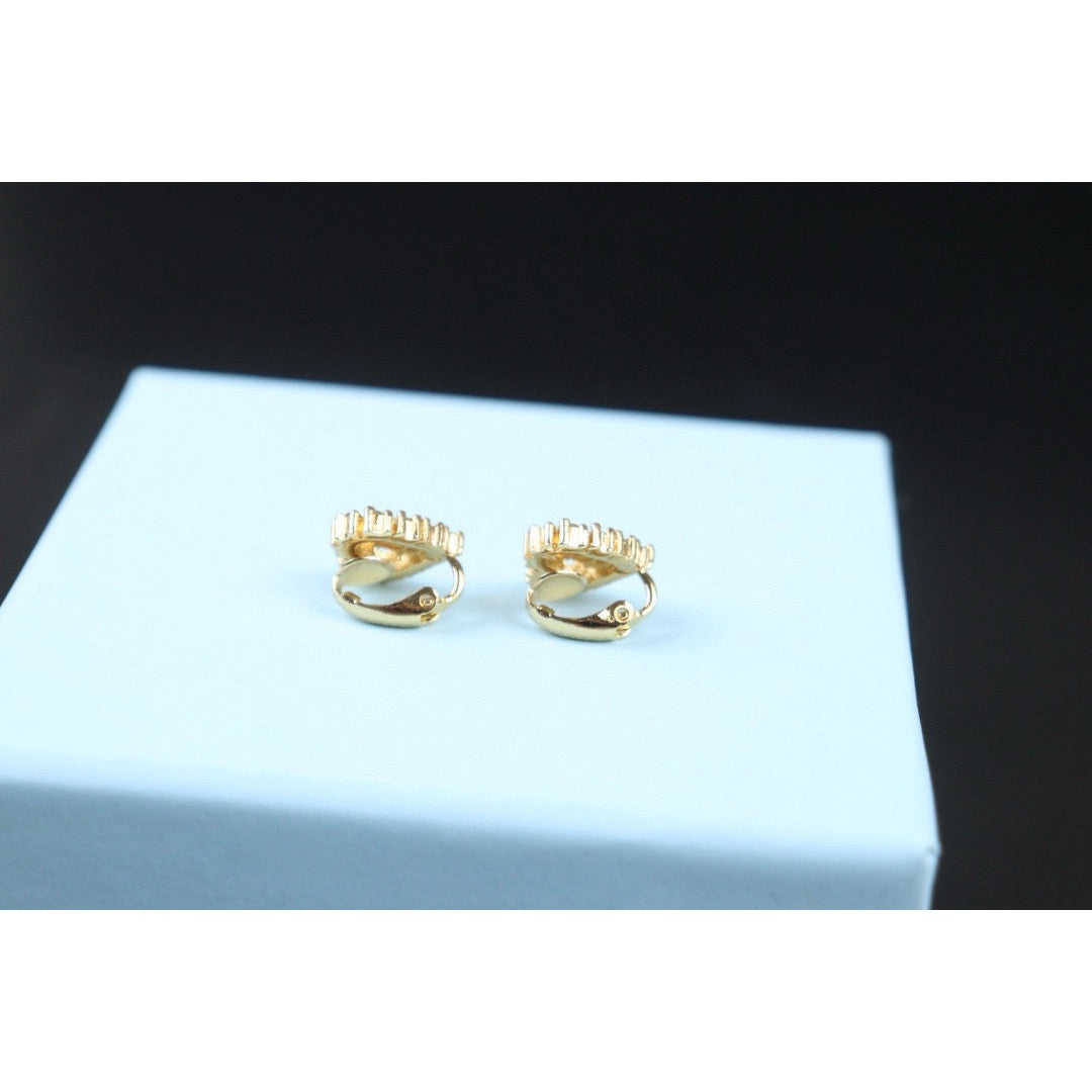 Very Good ( Rank A)｜ Dior CD Earring Gold Plated｜24082904