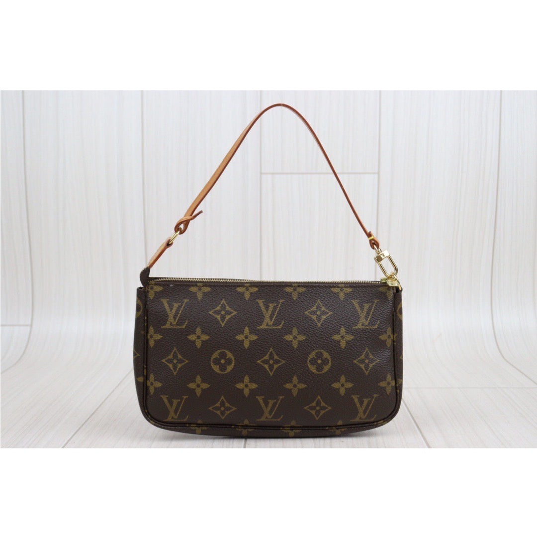 Rank AB ｜ LV Monogram Pochette Accessoires ｜23112307