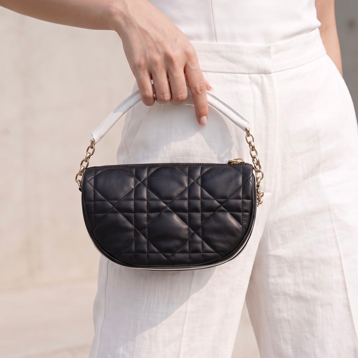 Include Entrupy Certificate of Authenticity｜Very Good ( Rank A) ｜  Dior Lady Dior Lamb Skin Vibe Hobo In Cannage Pattern Handbag  Shoulder Bag Black ｜Z26091607