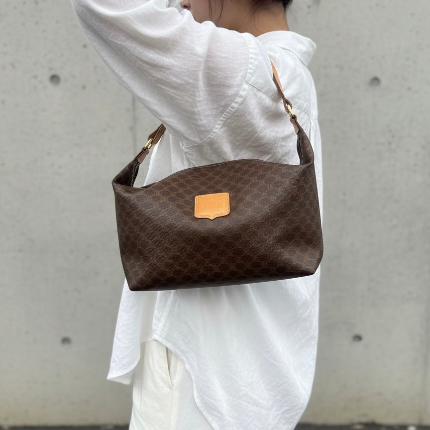 Include Entrupy Certificate of Authenticity｜Very Good ( Rank A)｜ CELINE Macadam Walking Handbag ｜26061205