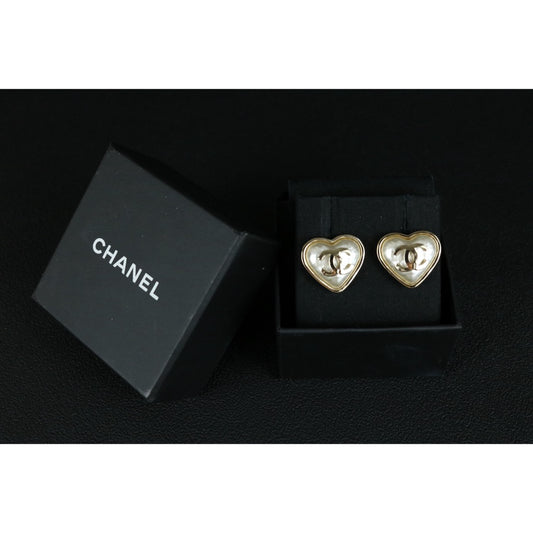 Excellent（Rank SA）｜ CHANEL Coco Mark Heart Pearl Gold Earrings ｜W25081405