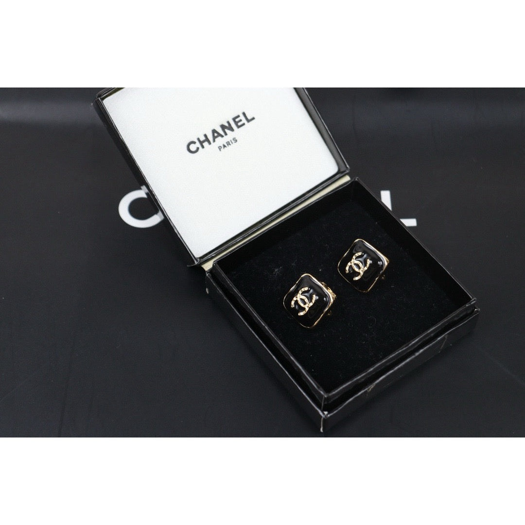 Very Good ( Rank A)｜CHANEL COCO Mark Sugar cube Earrings ｜P24110118