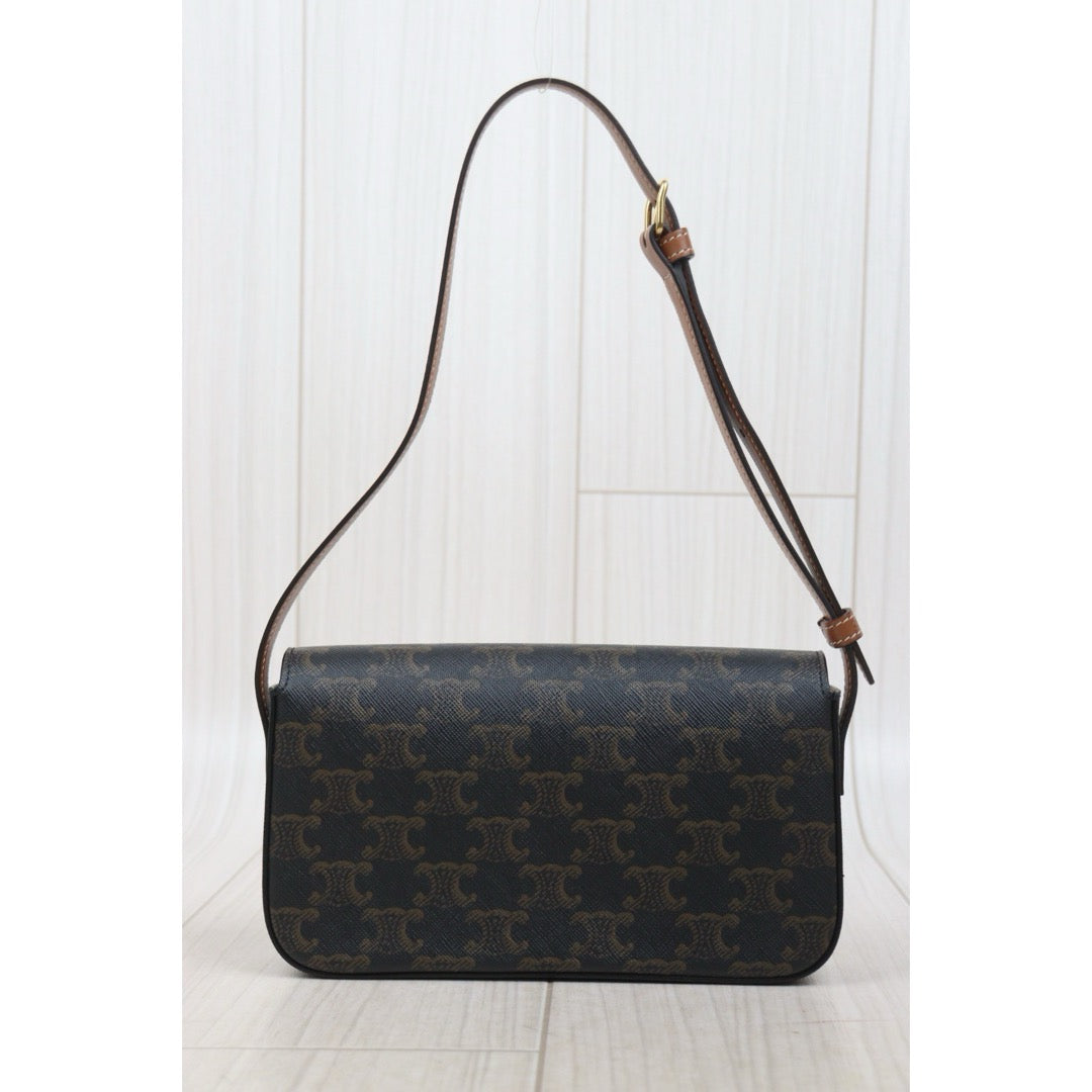 Very Good ( Rank A)｜ CELINE Macadam Triomphe Shoulder Bag  Golden Hardware｜S25110416