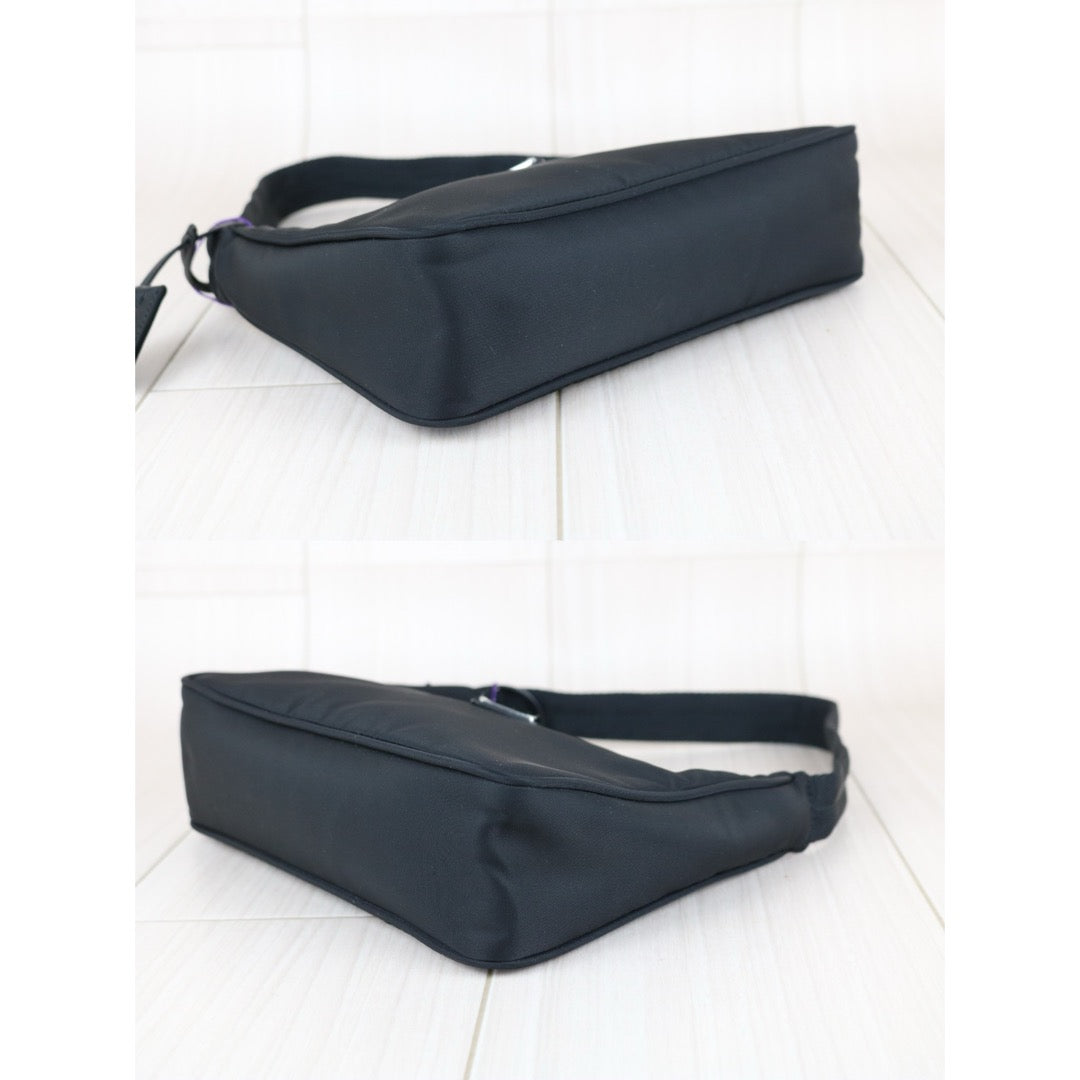 Very Good ( Rank A) ｜ PRADA Re-Edition 2000 HOBO HandBag Black ｜S25082202