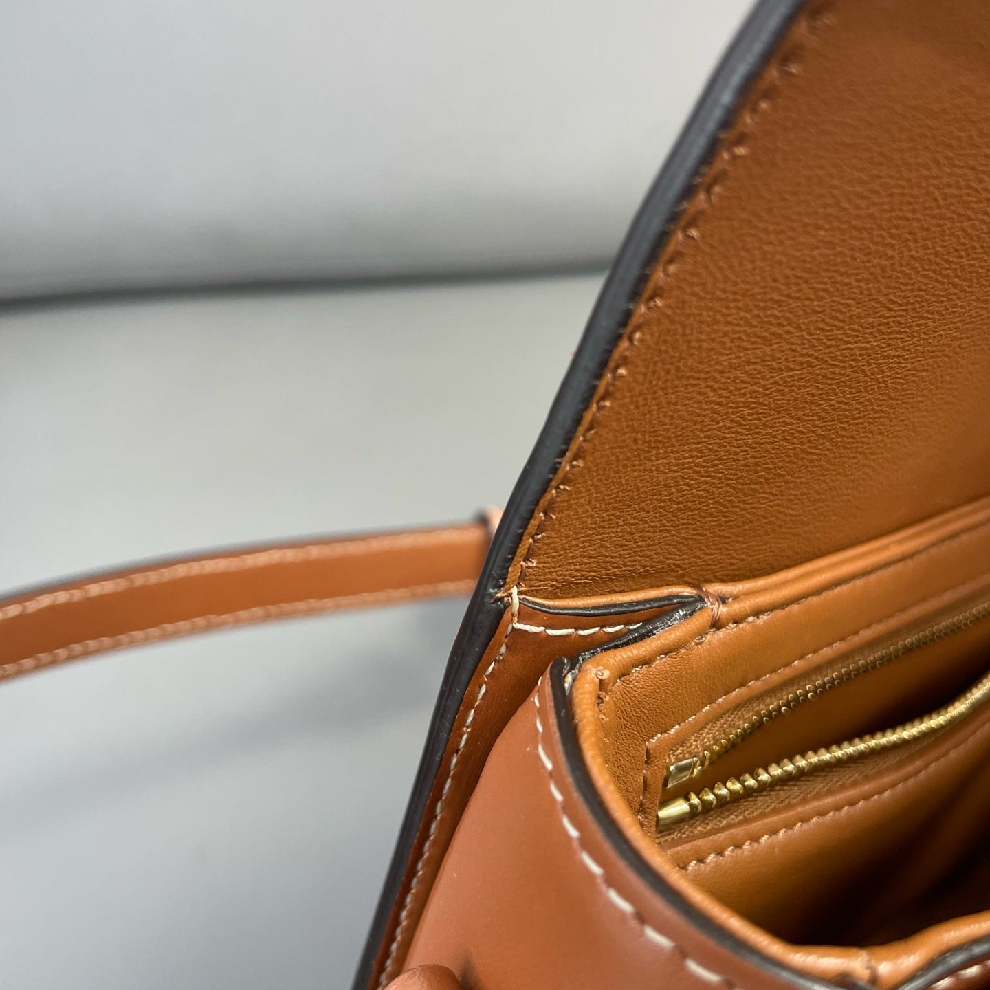 Very Good ( Rank A) ｜ CELINE Triomphe Teen Shoulder Bag