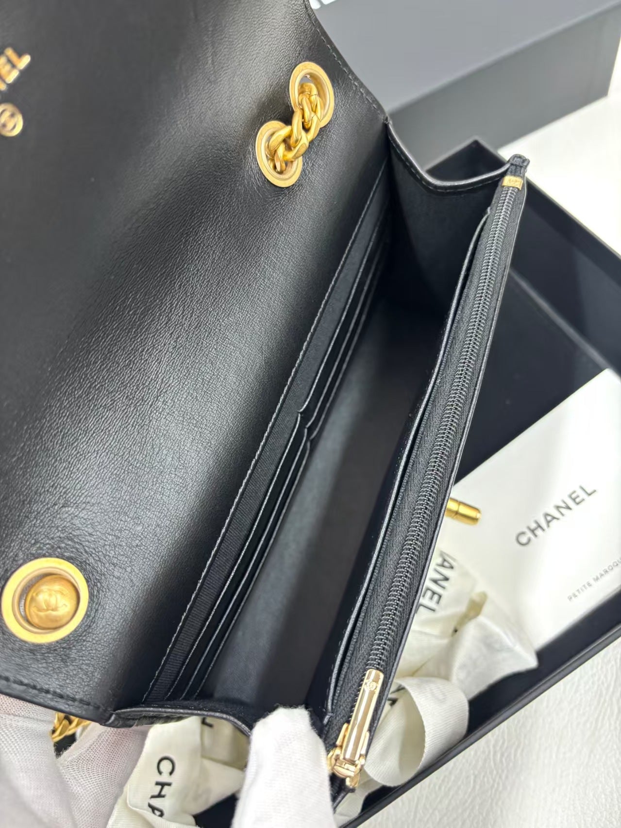 Include Entrupy Certificate of Authenticity｜Very Good ( Rank A)｜ CHANEL Matelasse Lam skin WOC Black