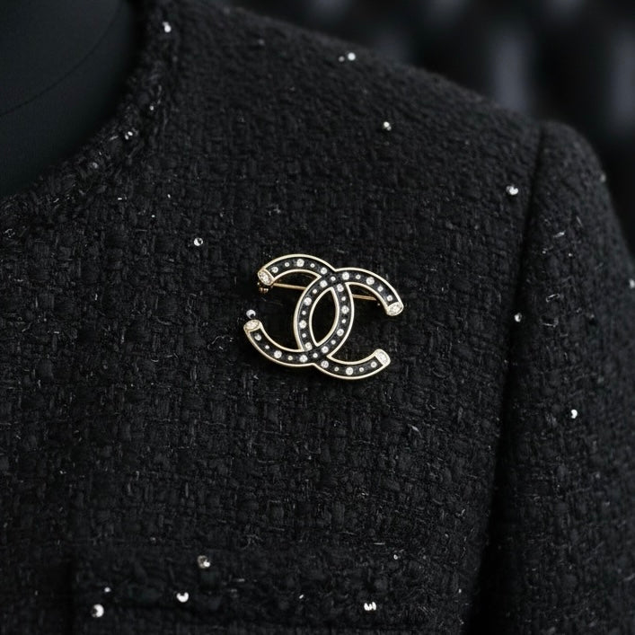 Include Authentic Detective Certificate of Authenticity｜Very Good ( Rank A)｜ CHANEL F22P Coco Mark Rhinestone Brooch Made In 2022Year ｜S26050707