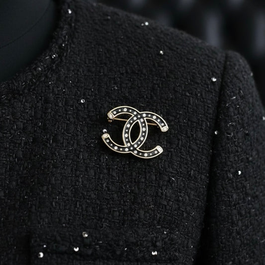 Include Authentic Detective Certificate of Authenticity｜Very Good ( Rank A)｜ CHANEL F22P Coco Mark Rhinestone Brooch Made In 2022Year ｜S26050707