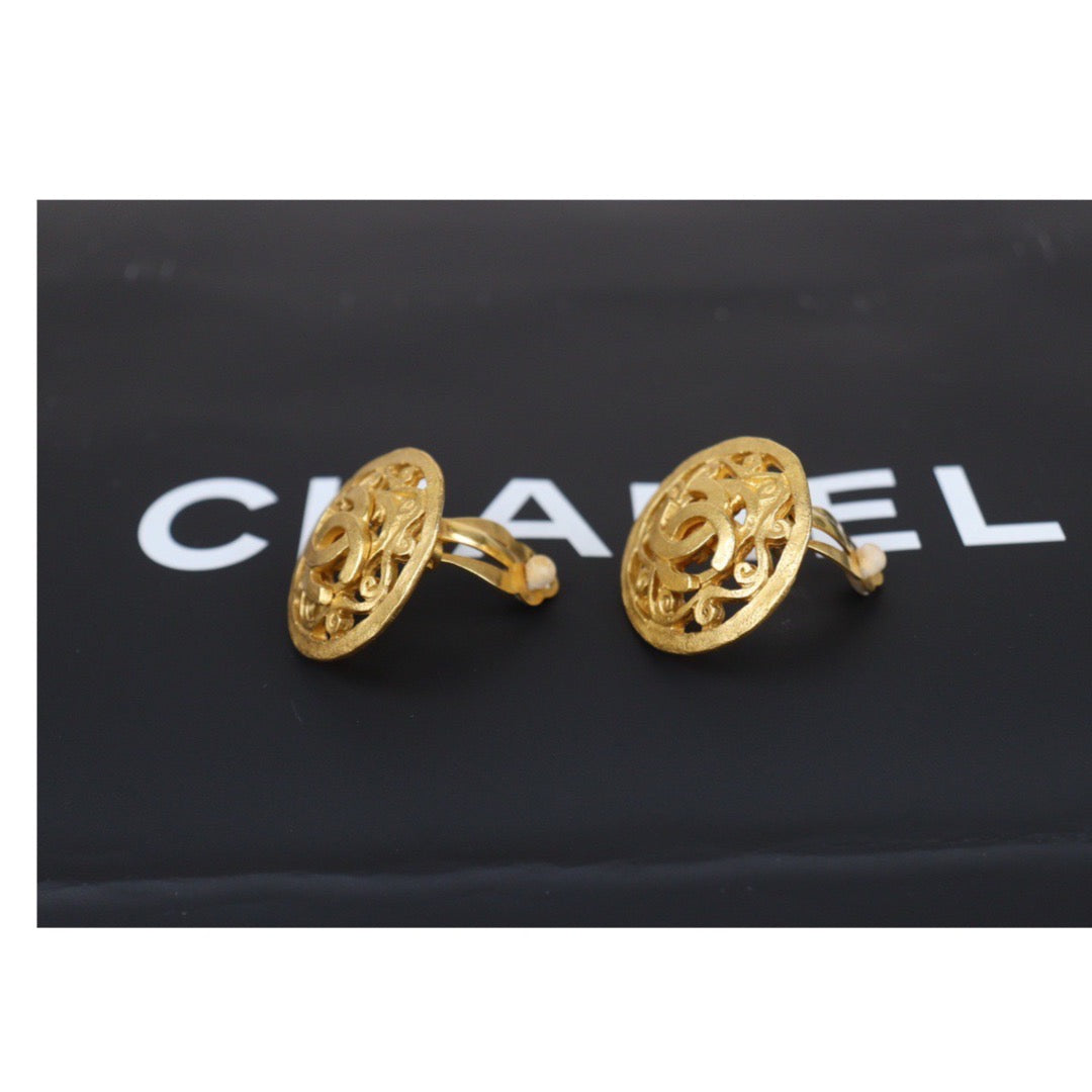 Rank A ｜CHANEL Coco Mark Gold 24 Plated Earrings ｜24010508