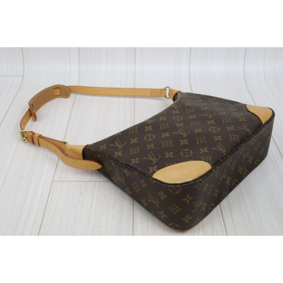 Include Entrupy Certificate of Authenticity｜Fair ( Rank B)｜Louis Vuitton Monogram Boulogne 30 Shoulder Bag｜26011409