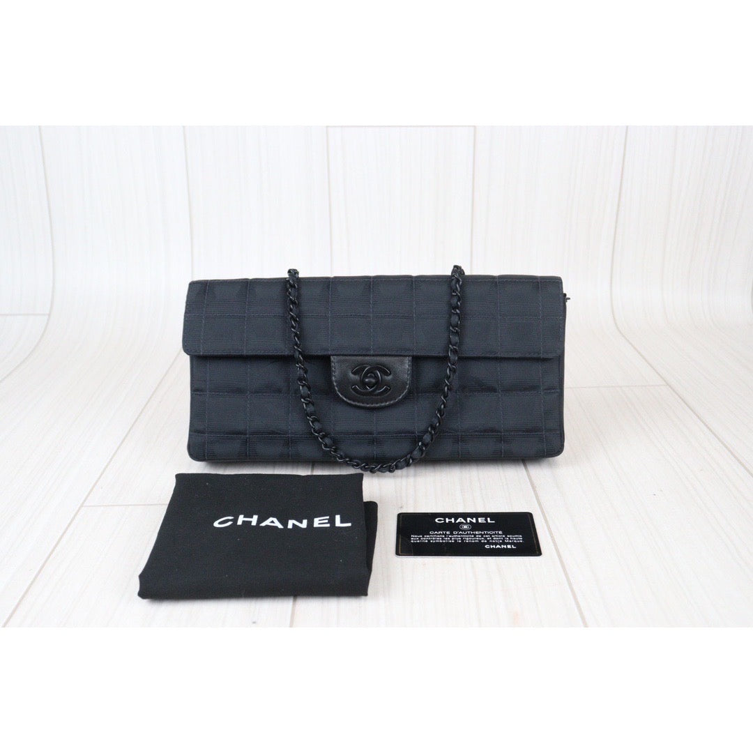 Rank A ｜ CHANEL New Travel Line Chain Shoulder Bag ｜23080310