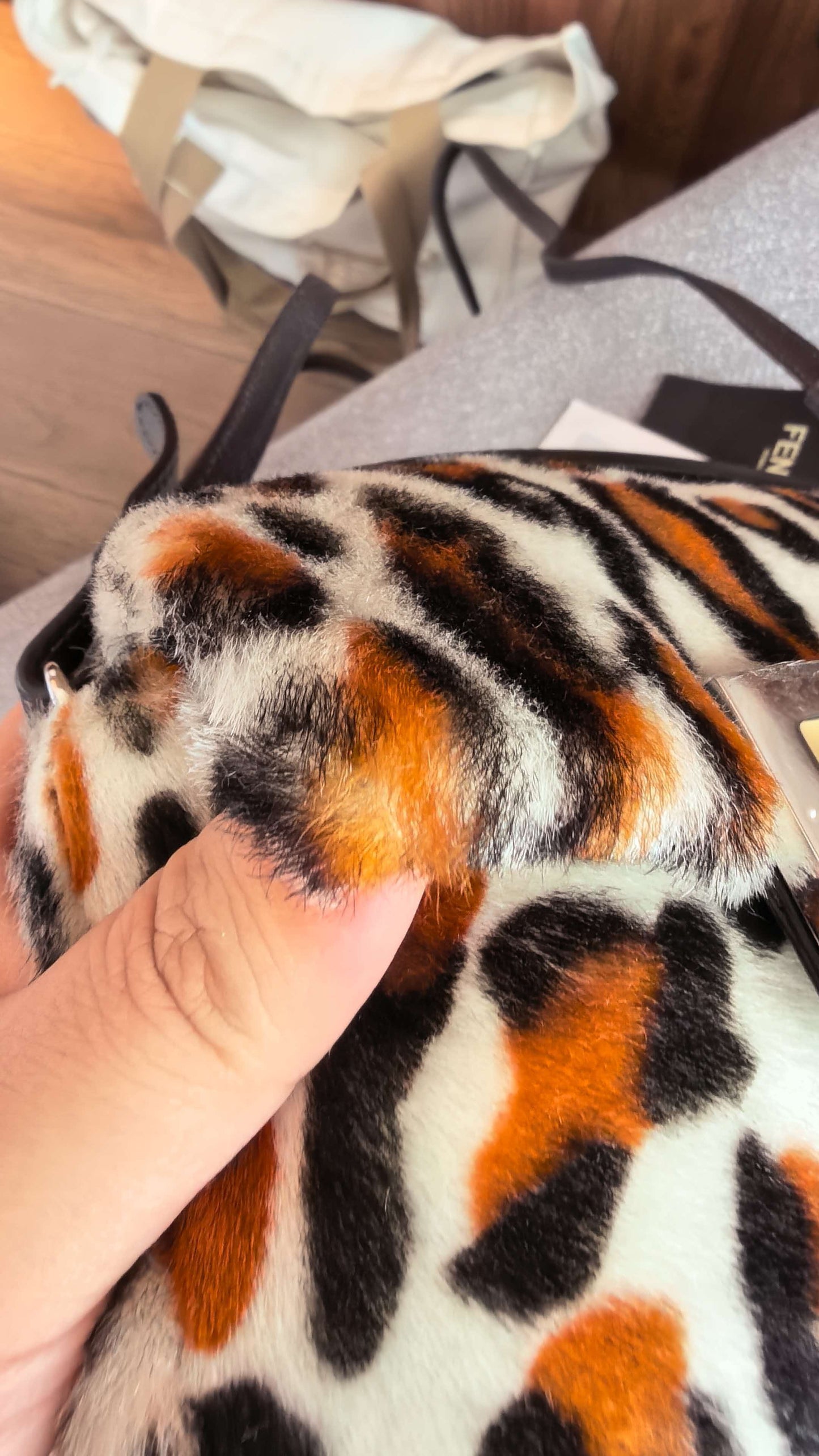 Include Entrupy Certificate of Authenticity｜Very Good ( Rank A)｜ FENDI Mamma Baguette Shoulder Bag