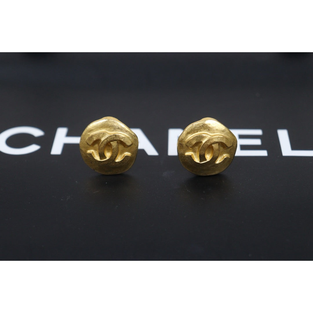 Very Good ( Rank A) ｜CHANEL Coco Mark Gold 24 Plated Round Earrings Made In 1995 Year｜25052921