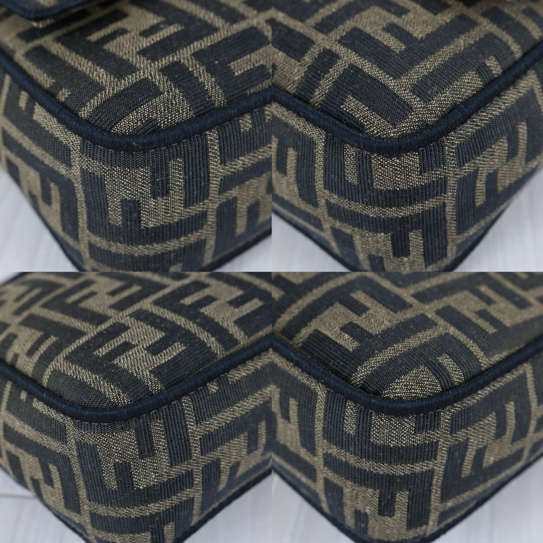 Very Good ( Rank A)｜ FENDI Mamma Baguette Shoulder Bag  Gold Hardware Current Model｜S25072102